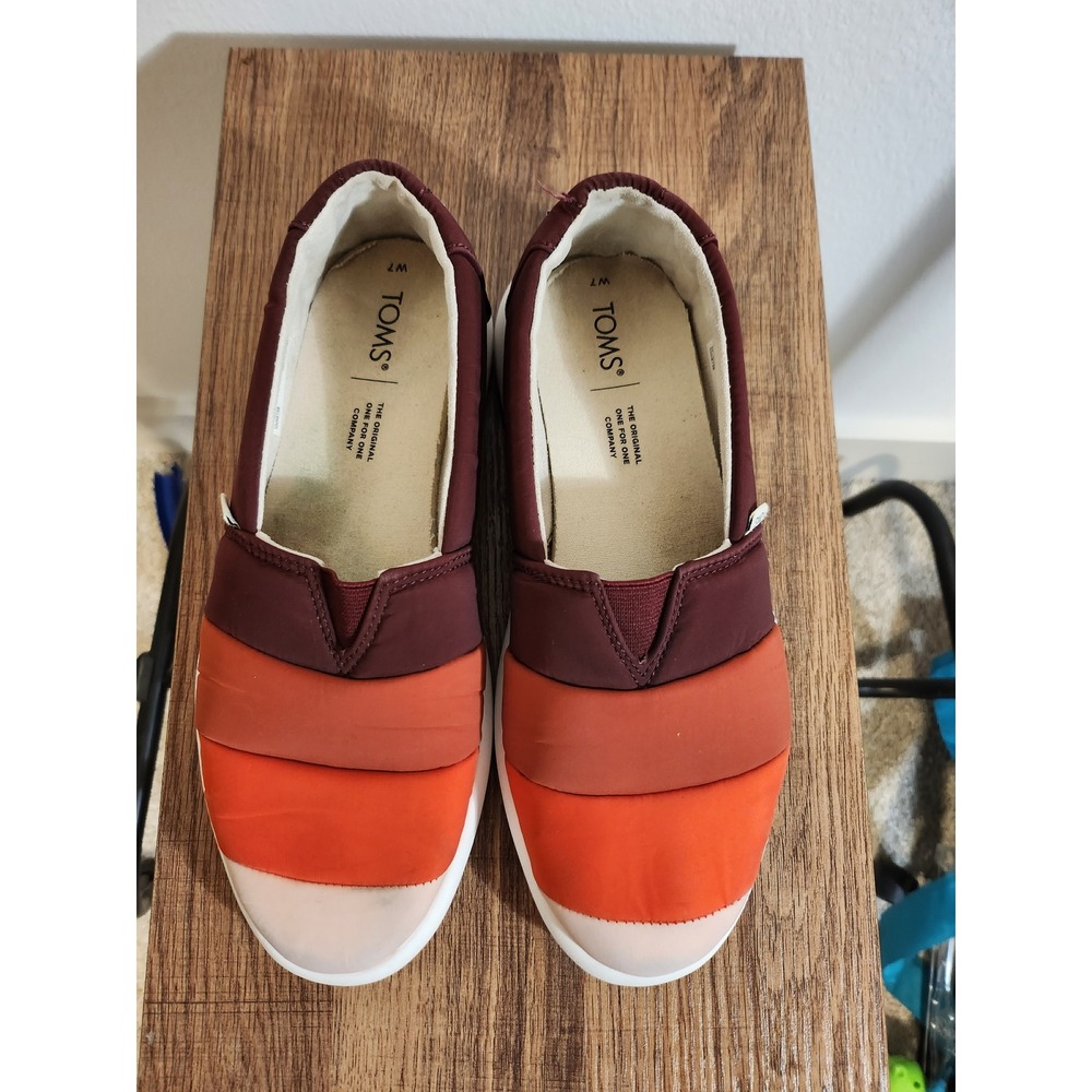 TOMS Women's Slip On Shoes Orange Red Gradient Casual Comfort W7